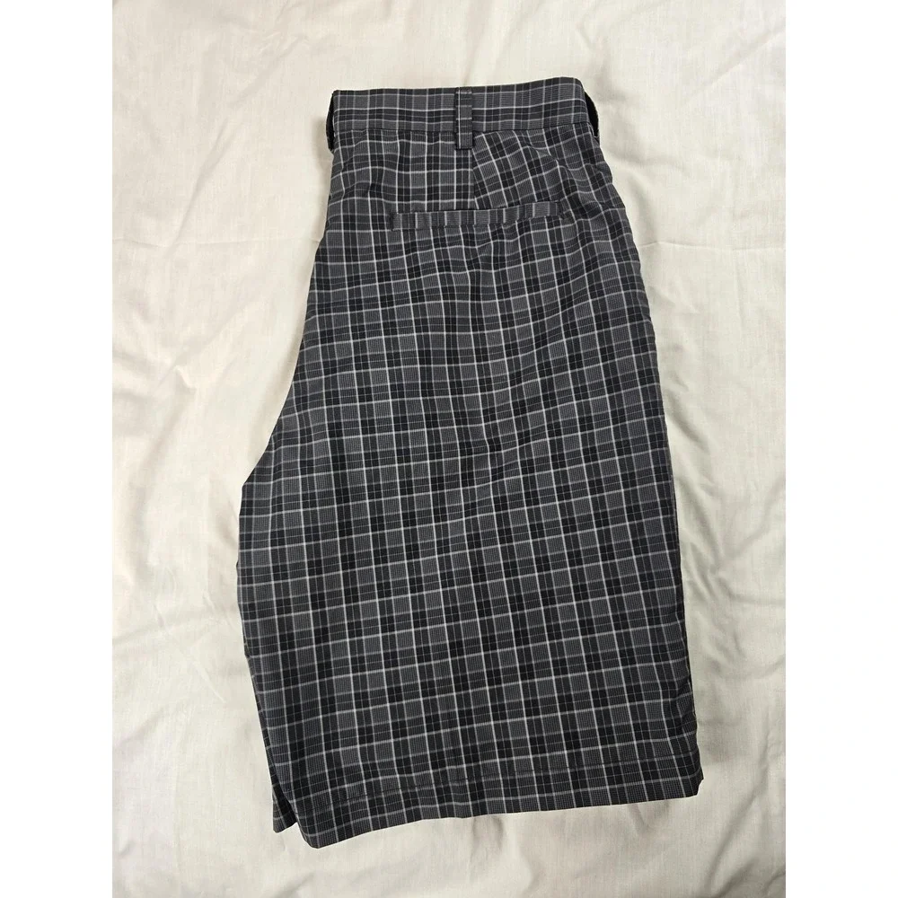 PGA Tour Shorts Mens 40 Gray Plaid Chino Golf Microfiber 11 Inseam Casual